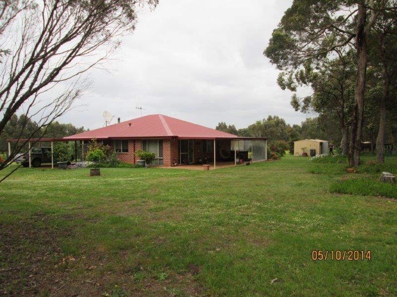 51 Sixpenny Road, Porongurup WA 6324