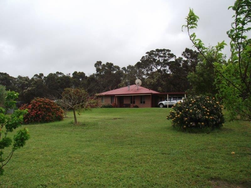 51 Sixpenny Road, Porongurup WA 6324