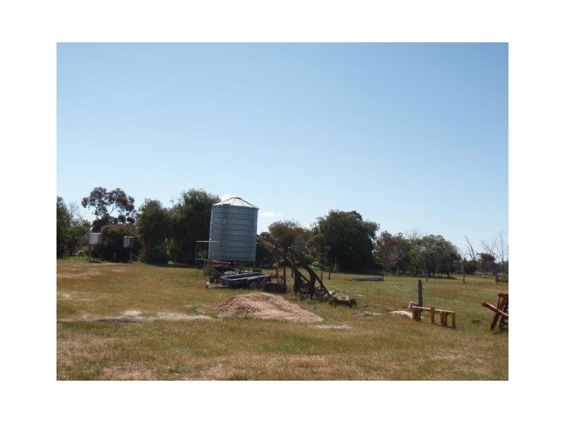 809 Duck Lake Road, Cranbrook WA 6321