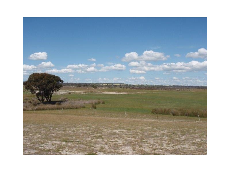 809 Duck Lake Road, Cranbrook WA 6321