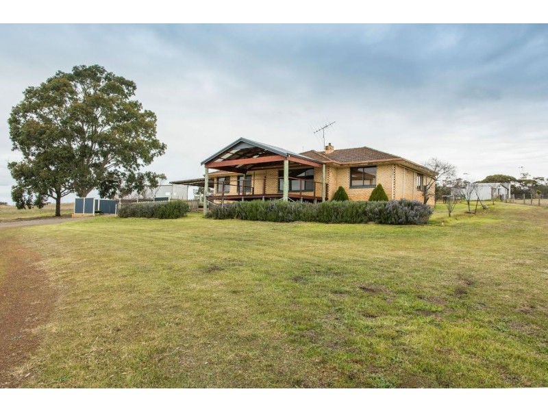 2051 Woogenellup North, Mount Barker WA 6324