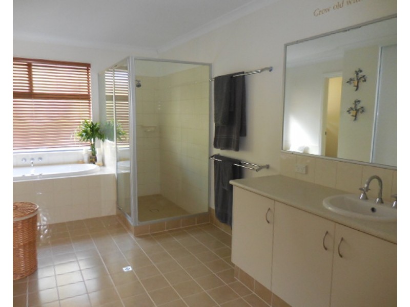 14 Henton Peak Heights, Mount Barker WA 6324