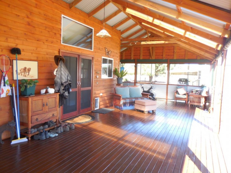 182 Boyup Road, Forest Hill WA 6324