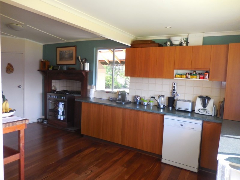 182 Boyup Road, Forest Hill WA 6324