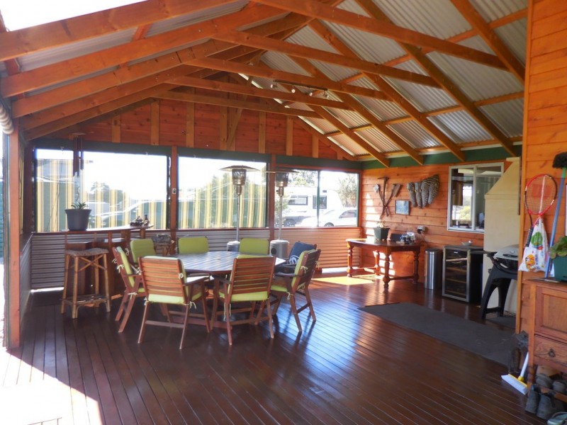 182 Boyup Road, Forest Hill WA 6324