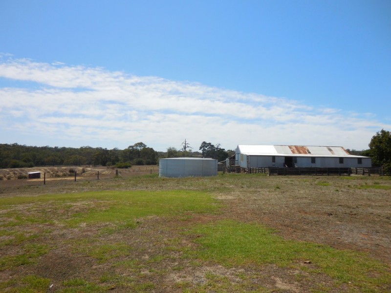 182 Boyup Road, Forest Hill WA 6324