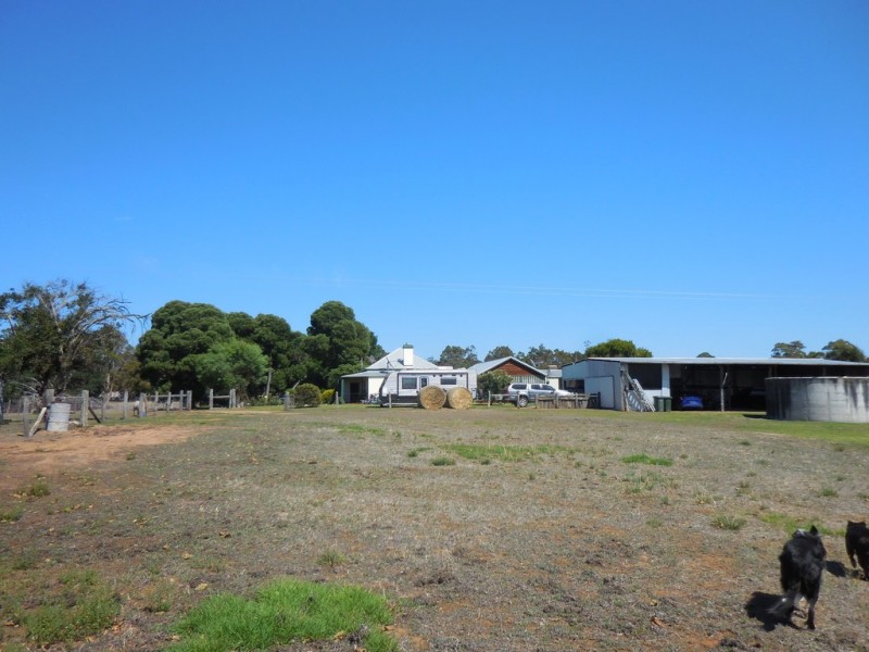 182 Boyup Road, Forest Hill WA 6324