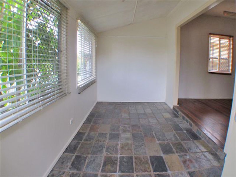 24 Gerald Ave, Clontarf QLD 4019