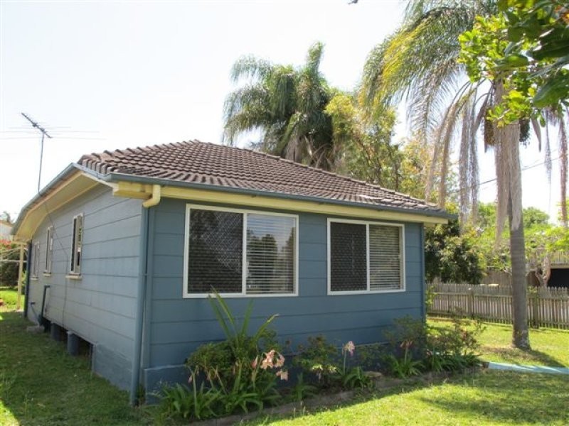 24 Gerald Ave, Clontarf QLD 4019