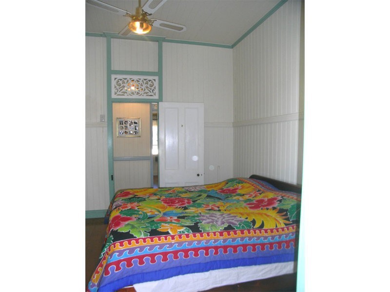 71 Prince Edward Parade, Redcliffe QLD 4020