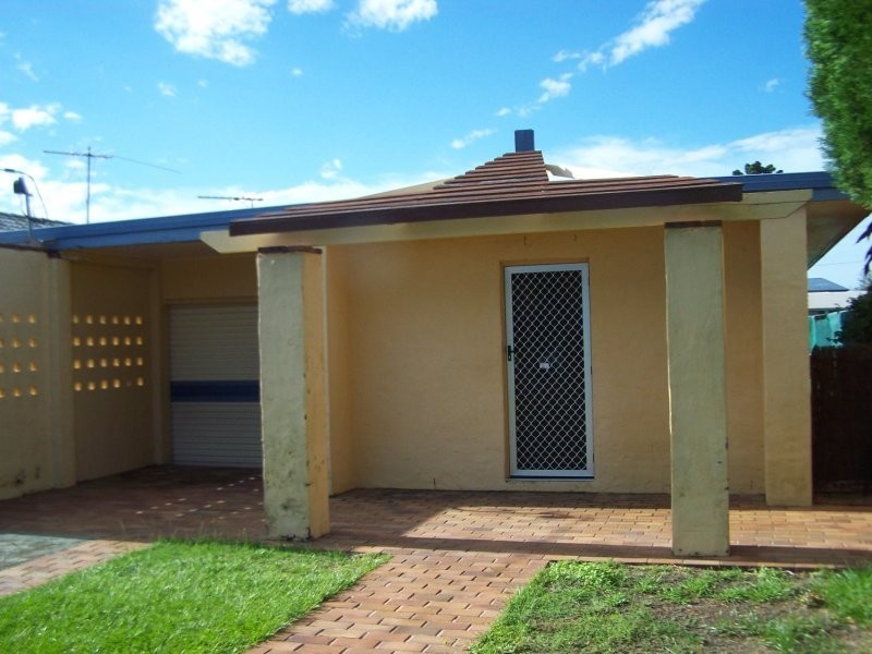 2B Woodcock Street, Scarborough QLD 4020