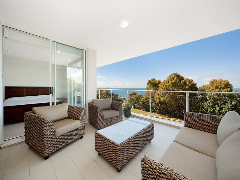 202/87 Marine Pde, Redcliffe QLD 4020