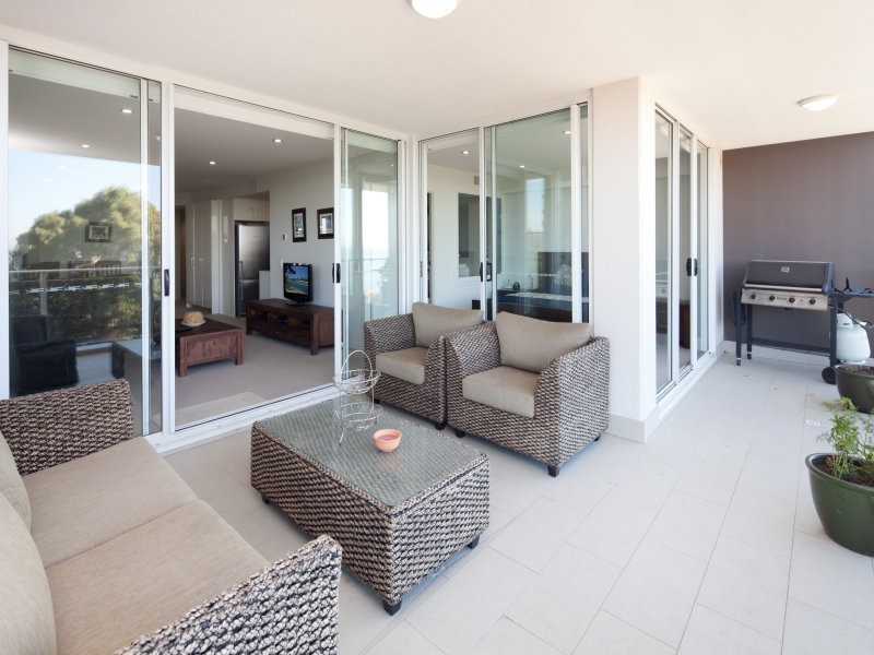 202/87 Marine Pde, Redcliffe QLD 4020