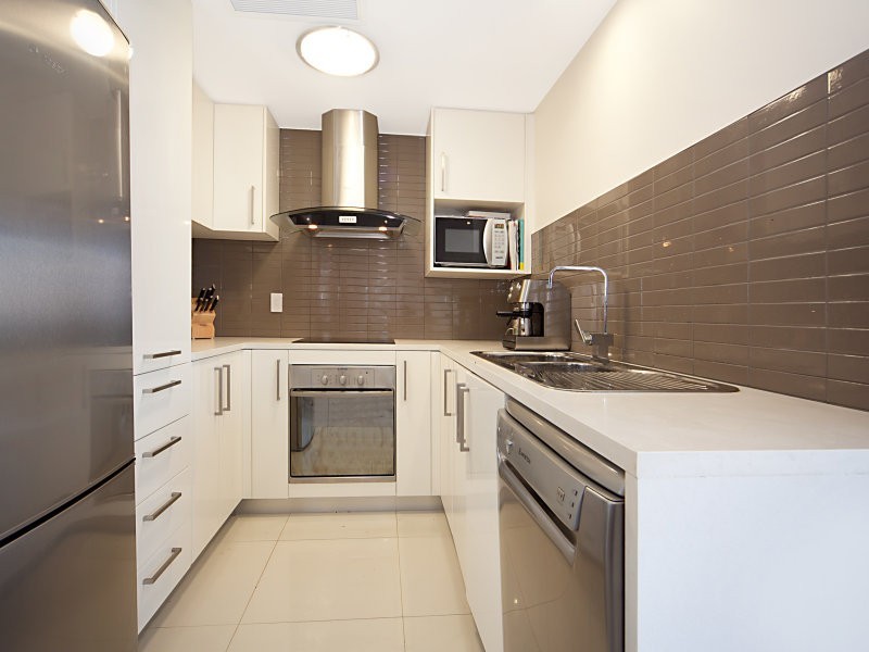 202/87 Marine Pde, Redcliffe QLD 4020