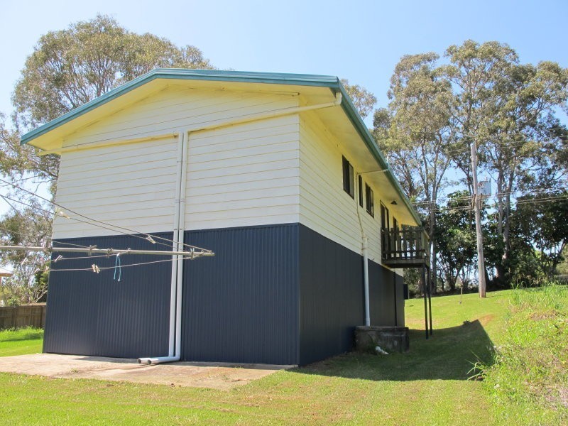126 Lucas Drive, Lamb Island QLD 4184