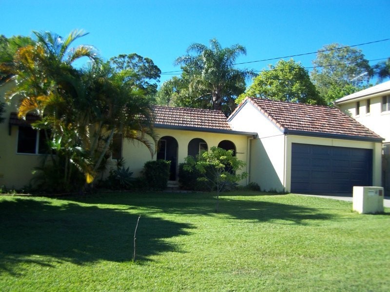 2 Brennan Road, Scarborough QLD 4020