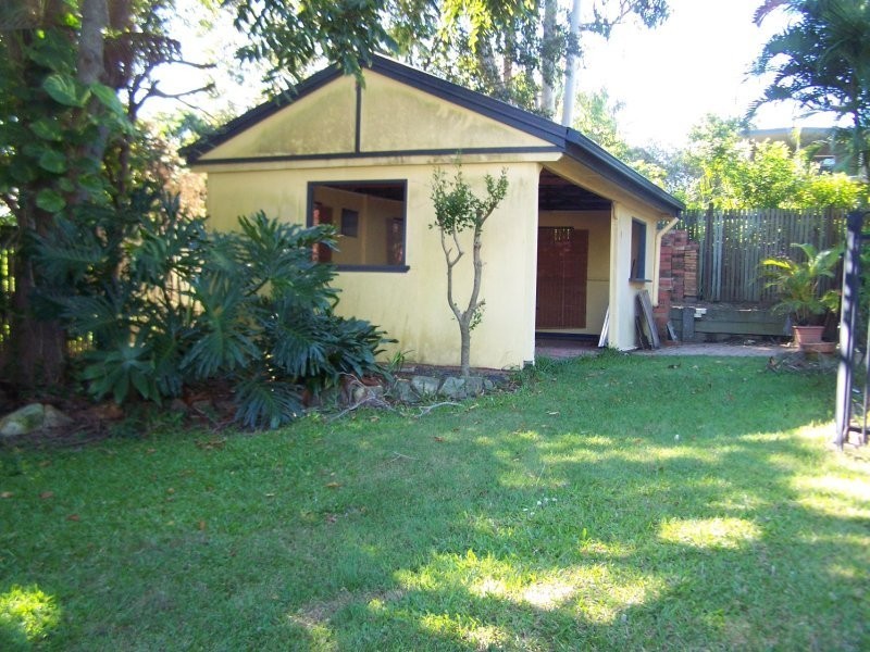 2 Brennan Road, Scarborough QLD 4020