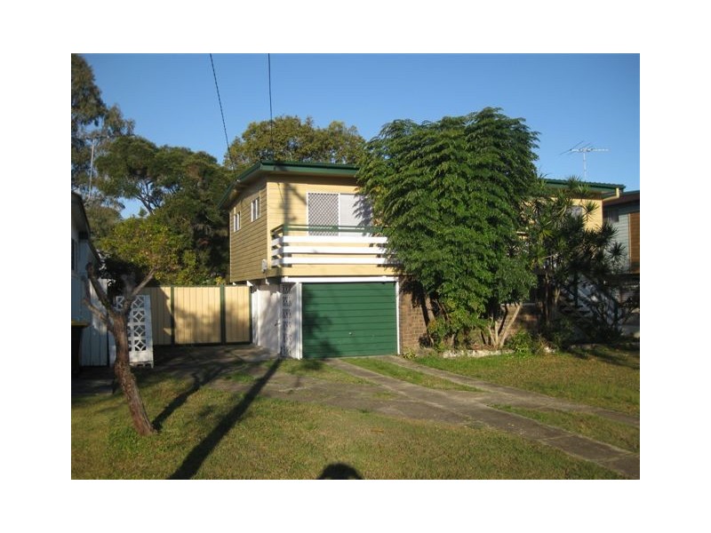 74 Longland St, Redcliffe QLD 4020