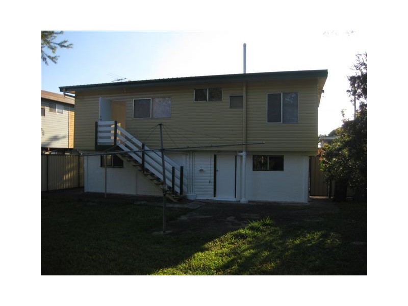 74 Longland St, Redcliffe QLD 4020