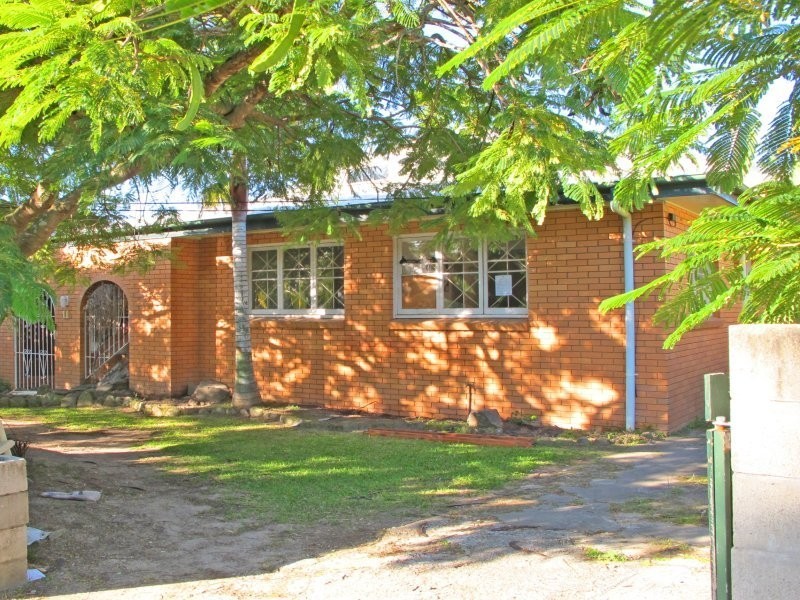 112 Elizabeth Ave, Clontarf QLD 4019