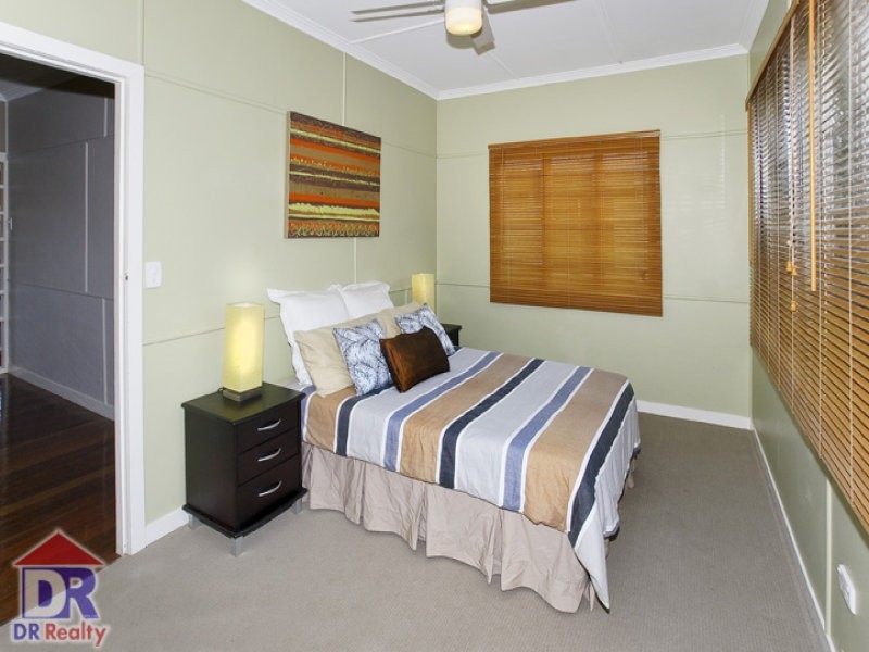 77 MacDonnell Road, Margate QLD 4019
