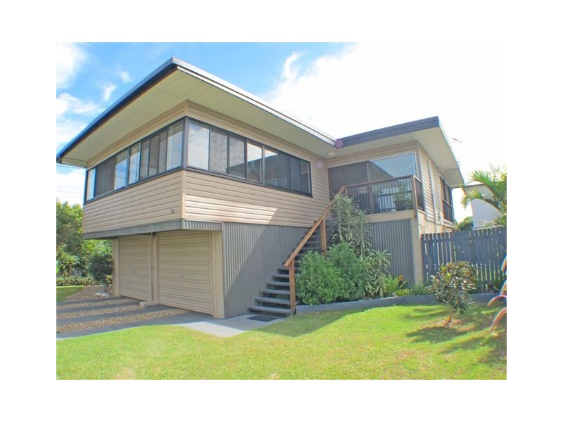 39 Belvedere St, Clontarf QLD 4019