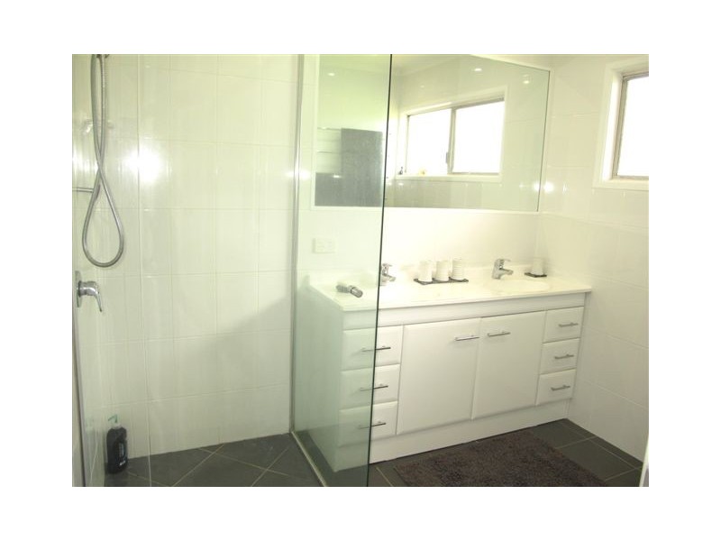 39 Belvedere St, Clontarf QLD 4019
