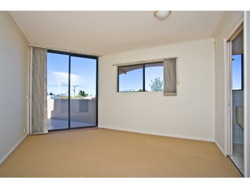 4/51 Landsborough Ave, Scarborough QLD 4020