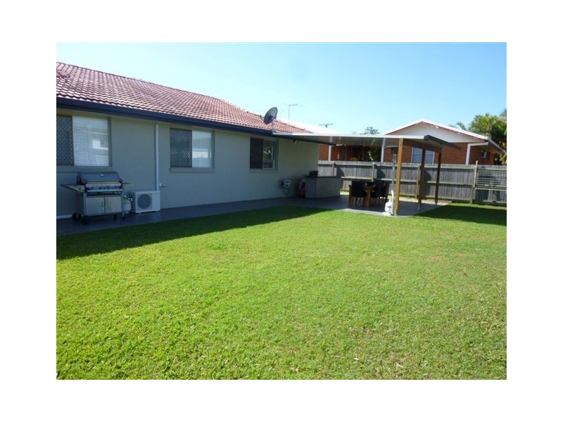 23 Matthew St, Scarborough QLD 4020