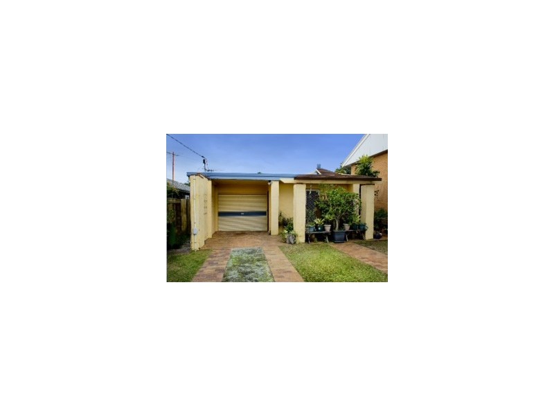 2B Woodcock Street, Scarborough QLD 4020