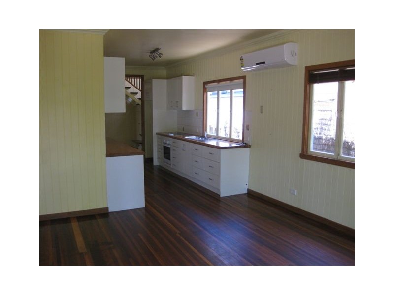 16 Donald St, Woody Point QLD 4019