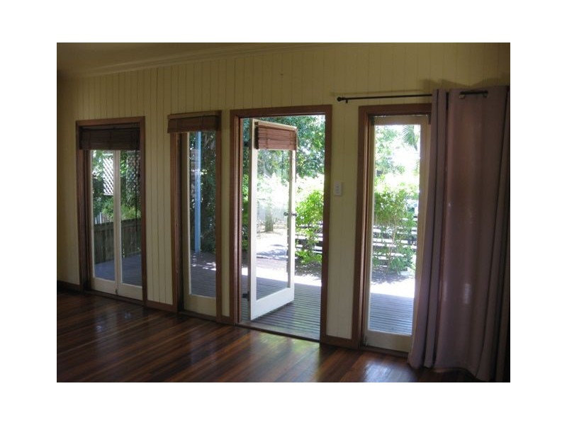 16 Donald St, Woody Point QLD 4019