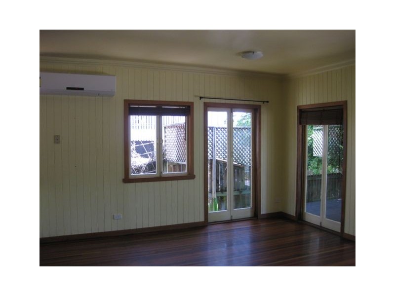 16 Donald St, Woody Point QLD 4019