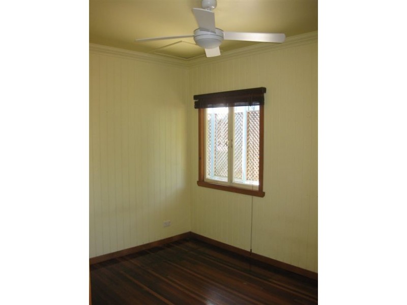 16 Donald St, Woody Point QLD 4019