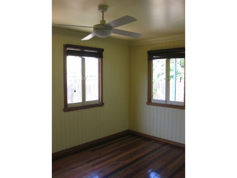 16 Donald St, Woody Point QLD 4019