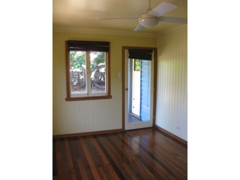 16 Donald St, Woody Point QLD 4019