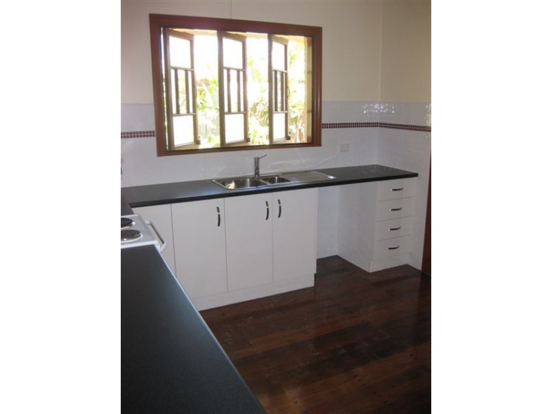 19 Herbert Street, Scarborough QLD 4020