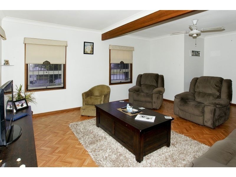 12 Queen St, Scarborough QLD 4020