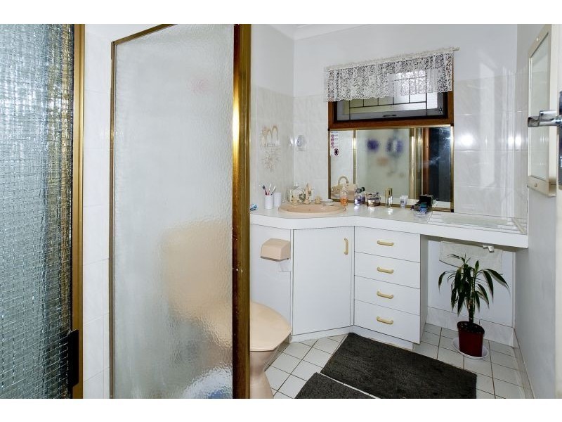 12 Queen St, Scarborough QLD 4020