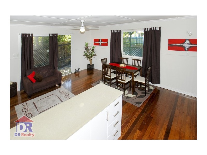 21a Turner St, Scarborough QLD 4020