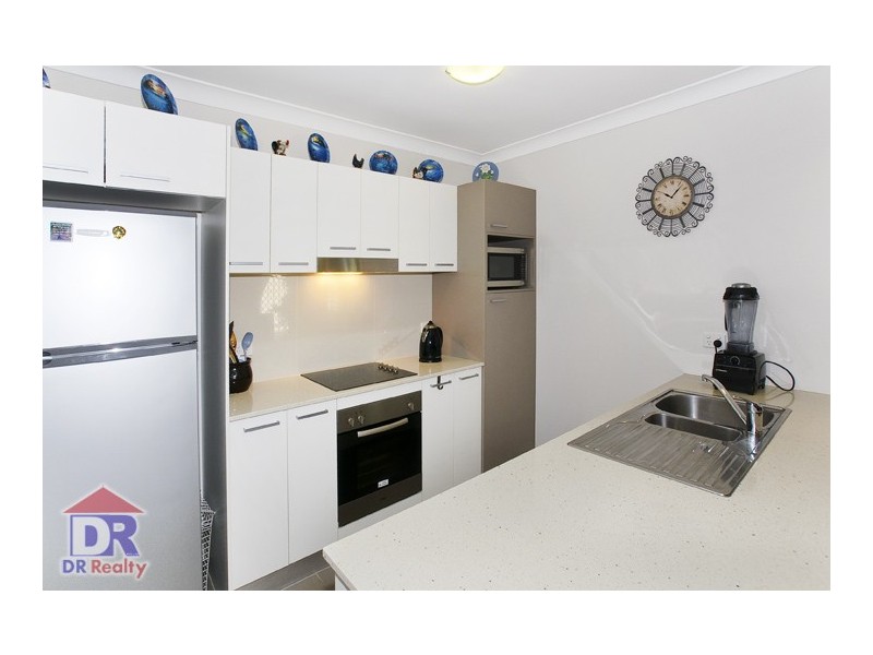 3/8 Griffith Rd, Scarborough QLD 4020