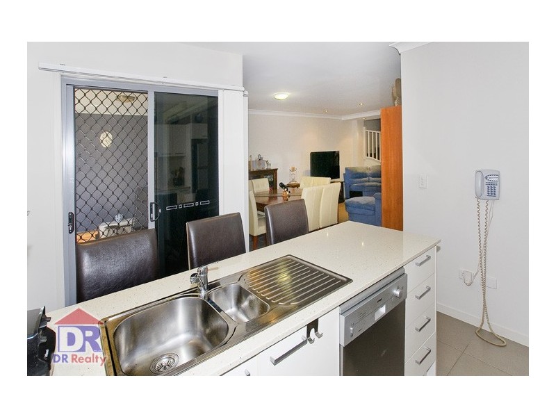 3/8 Griffith Rd, Scarborough QLD 4020