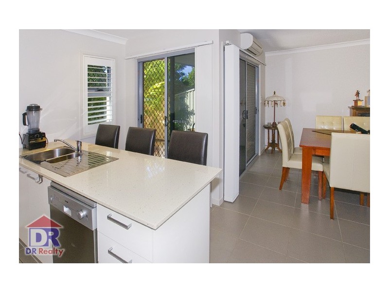 3/8 Griffith Rd, Scarborough QLD 4020