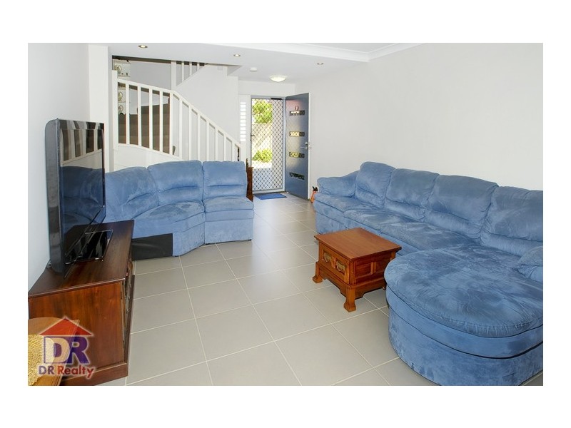 3/8 Griffith Rd, Scarborough QLD 4020