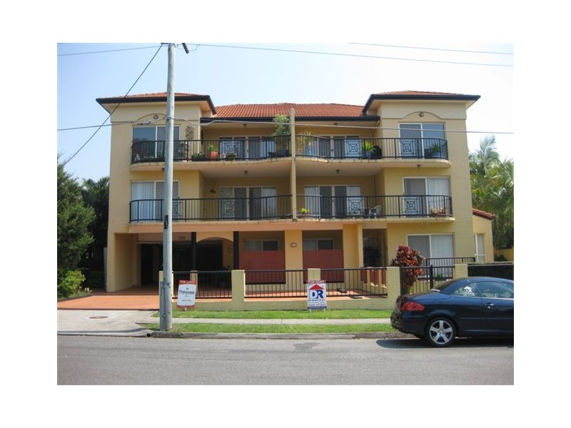 2/13-15 Humpybong Esp, Redcliffe QLD 4020