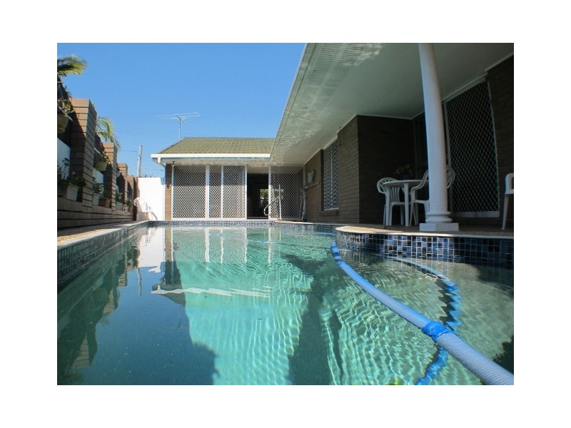 200 MacDonnell Rd, Clontarf QLD 4019