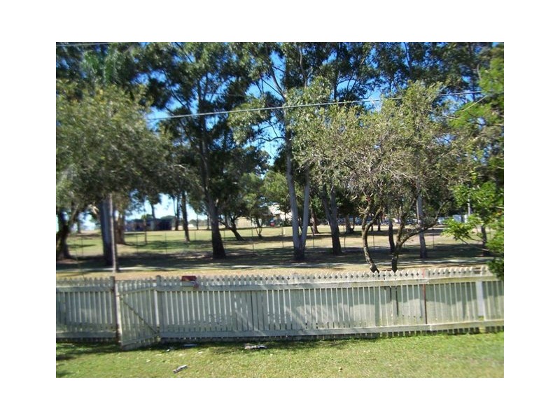 18 Portwood St, Redcliffe QLD 4020