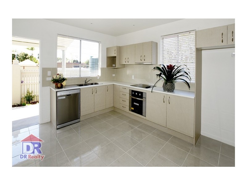 2/564 Oxley Ave, Scarborough QLD 4020