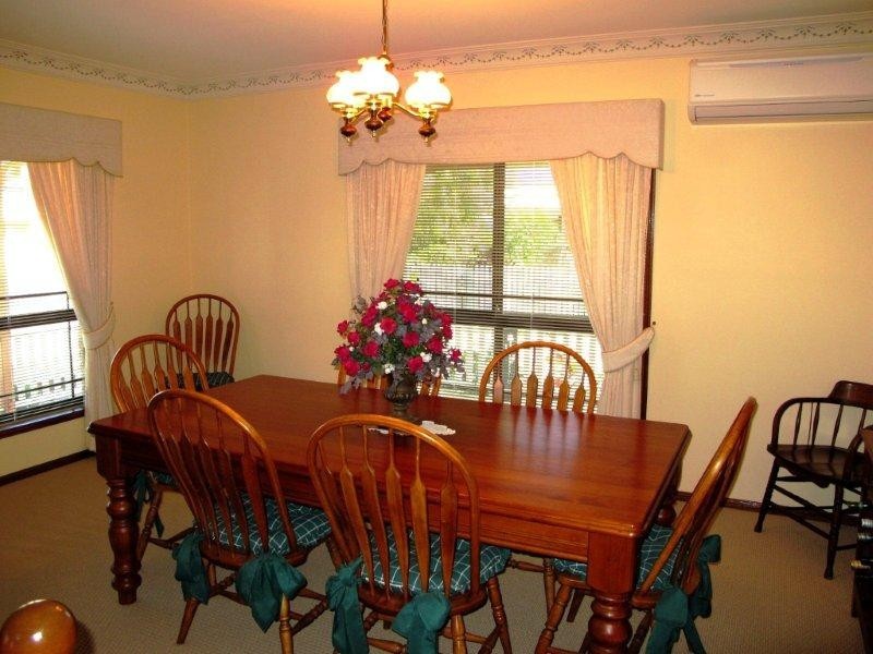 4 Oakmont St, Rothwell QLD 4022