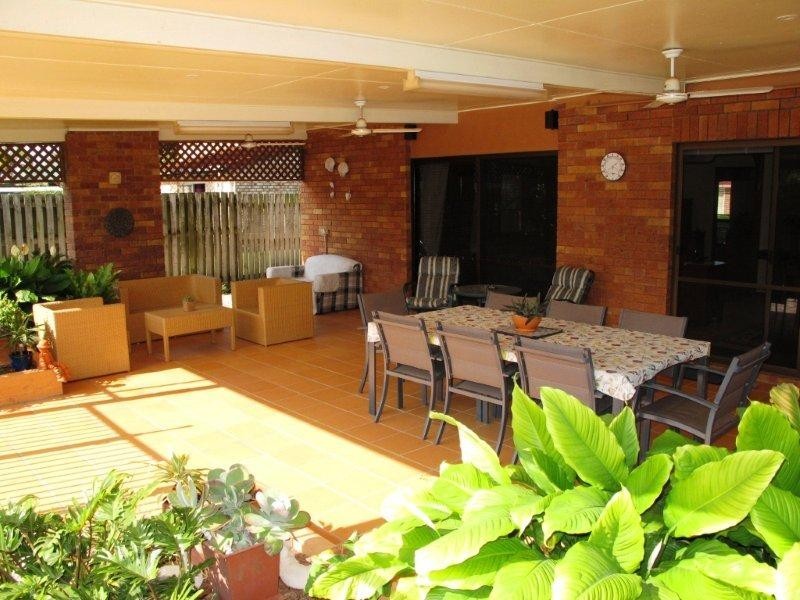 4 Oakmont St, Rothwell QLD 4022